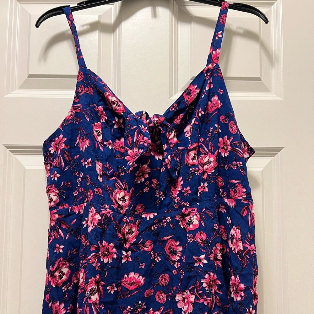 Torrid NWT navy floral crinkle gauze peplum top